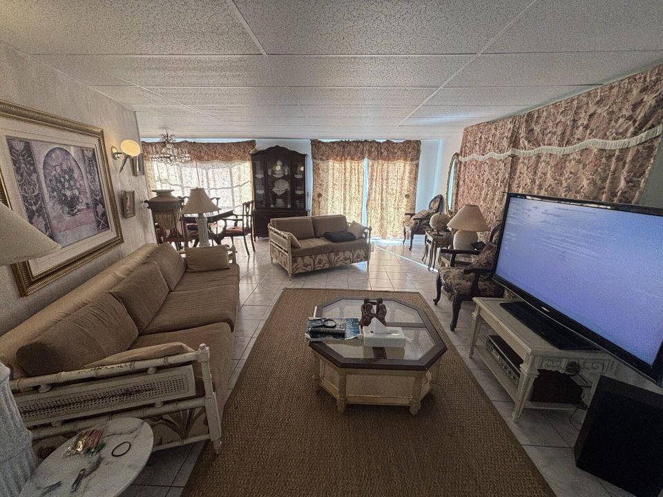 На продажу: $85,000 (2 спален, 2 ванн, 1152 Квадратных фут)