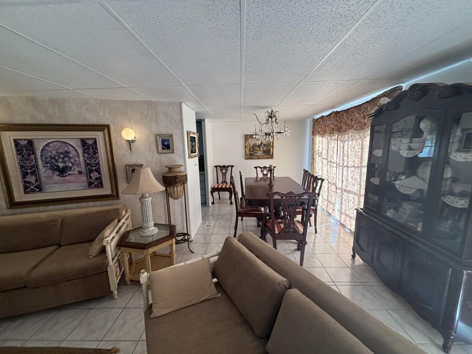 На продажу: $85,000 (2 спален, 2 ванн, 1152 Квадратных фут)