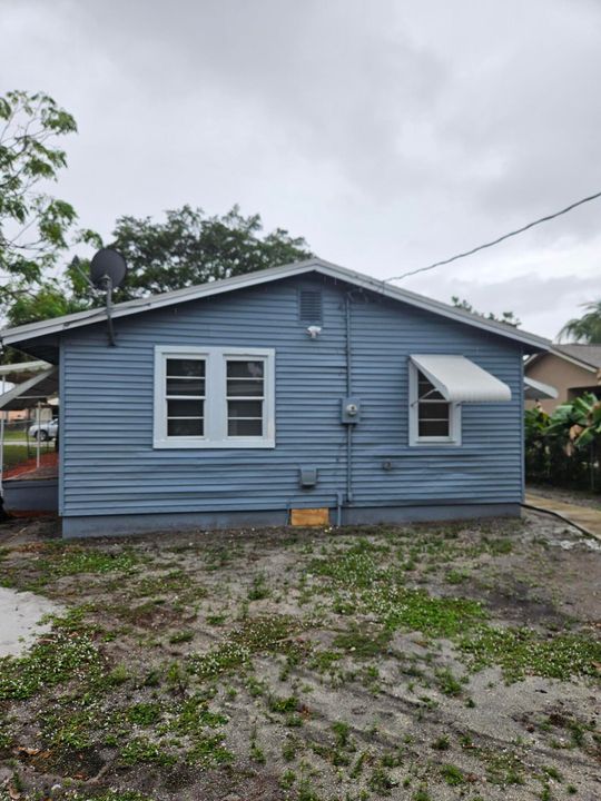 На продажу: $450,000 (3 спален, 1 ванн, 962 Квадратных фут)