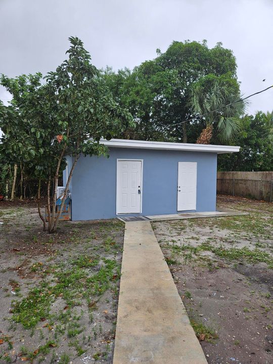 На продажу: $450,000 (3 спален, 1 ванн, 962 Квадратных фут)