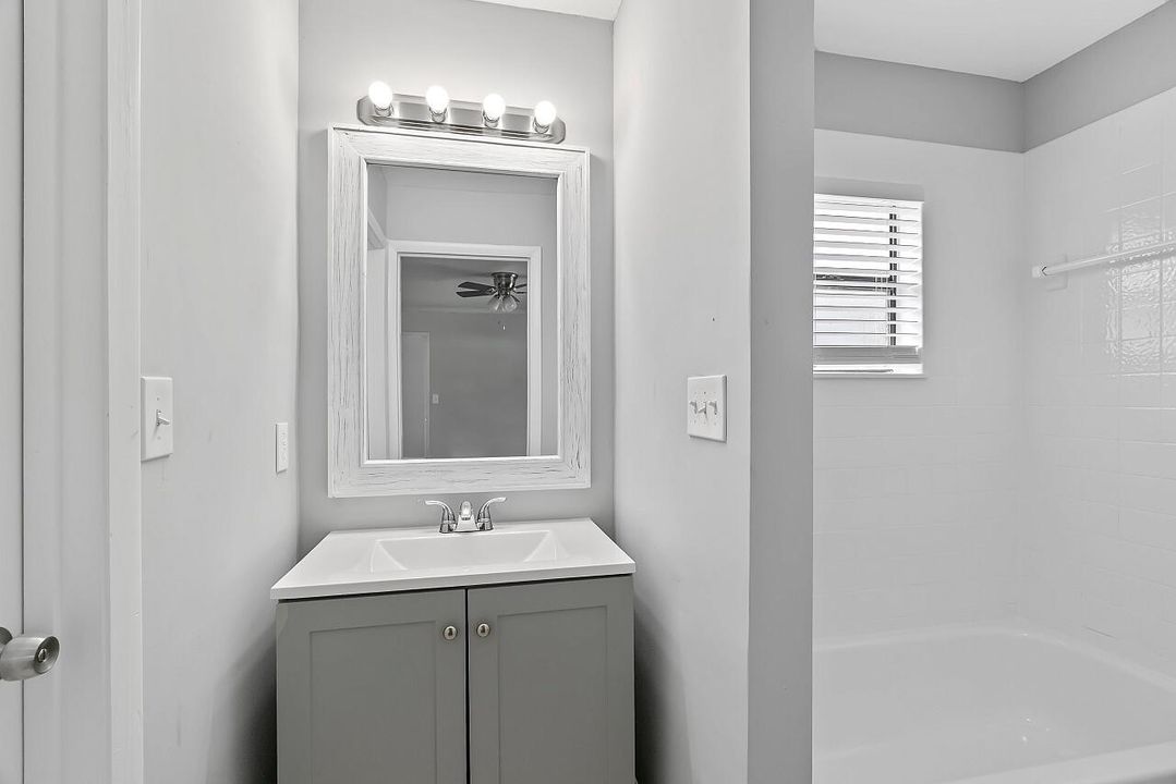 For Sale: $290,000 (3 beds, 2 baths, 1096 Square Feet)