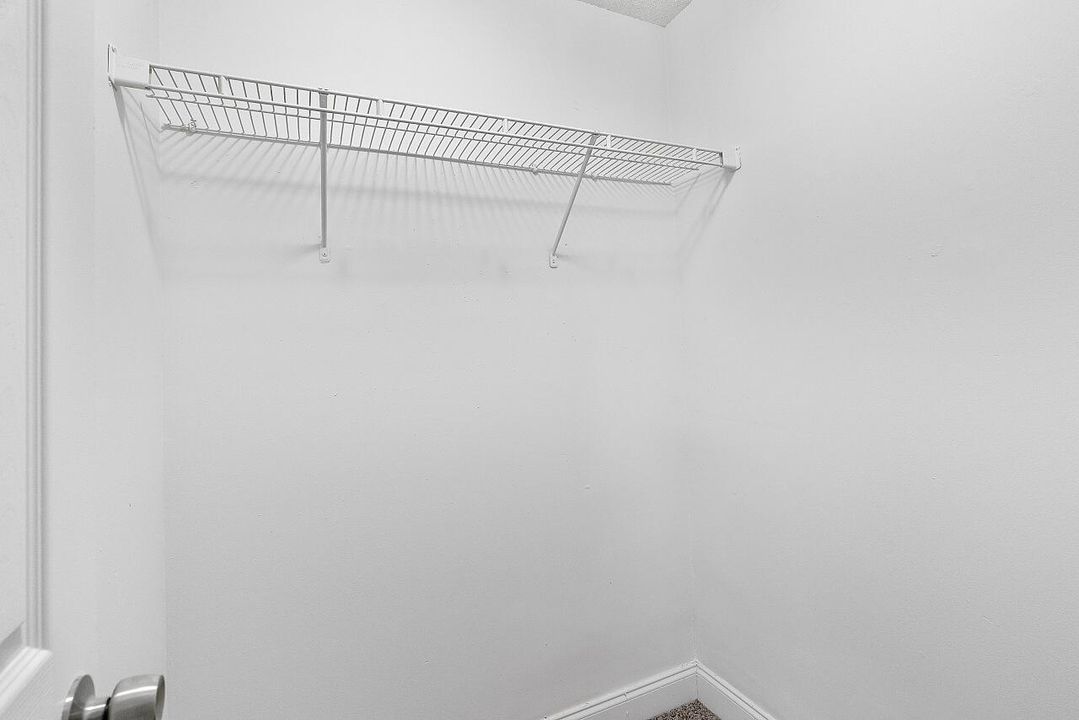 For Sale: $290,000 (3 beds, 2 baths, 1096 Square Feet)