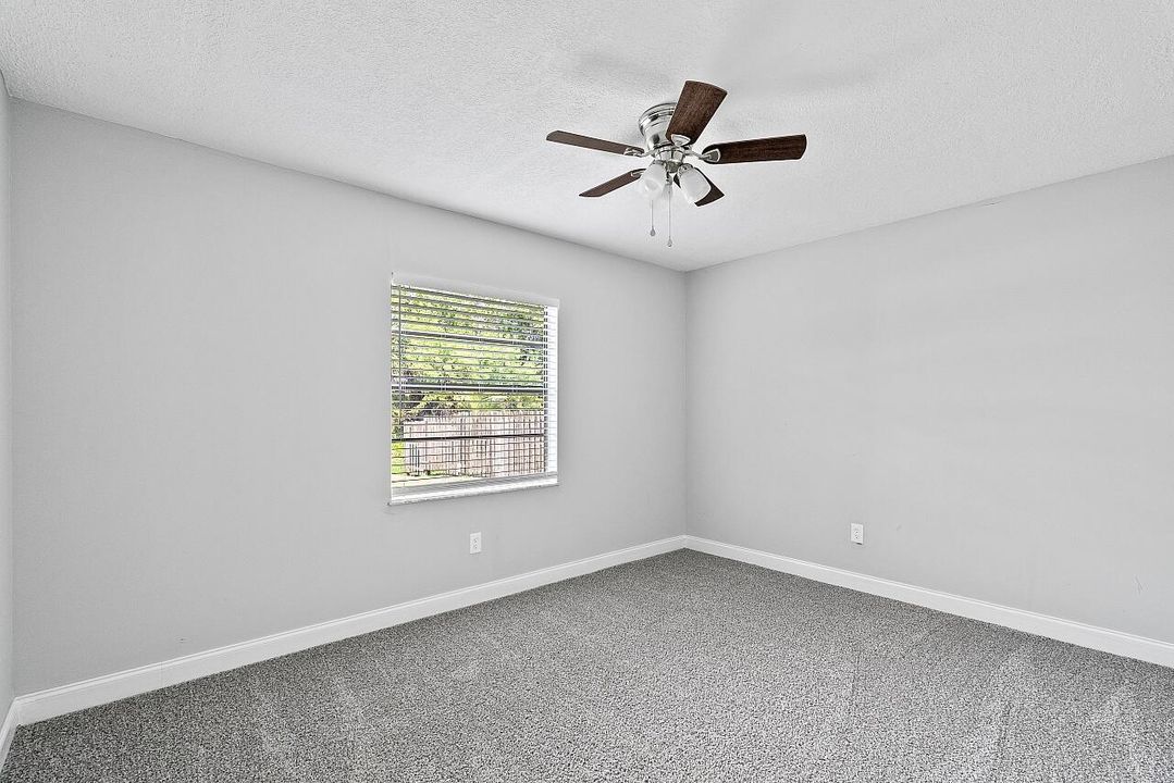 For Sale: $290,000 (3 beds, 2 baths, 1096 Square Feet)