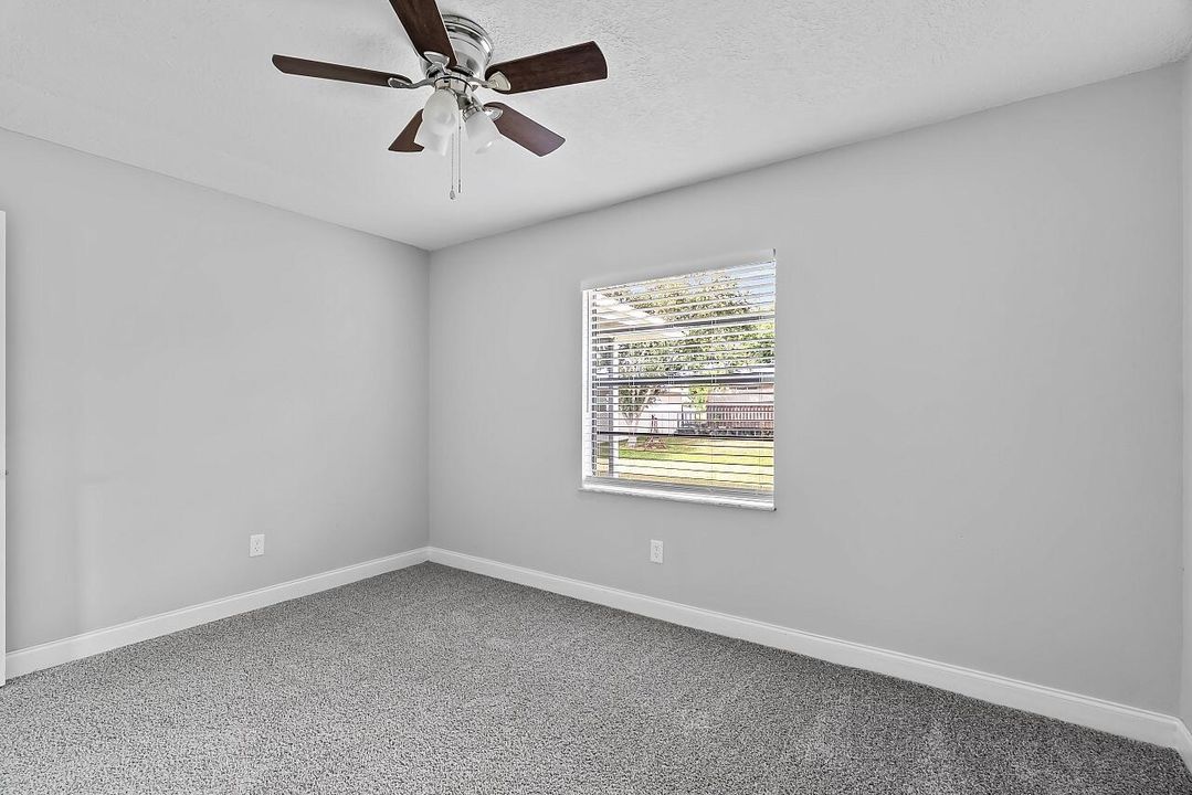 For Sale: $290,000 (3 beds, 2 baths, 1096 Square Feet)