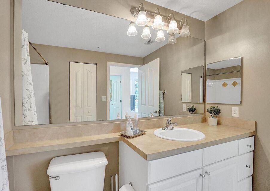 В аренду: $2,300 (3 спален, 2 ванн, 1310 Квадратных фут)