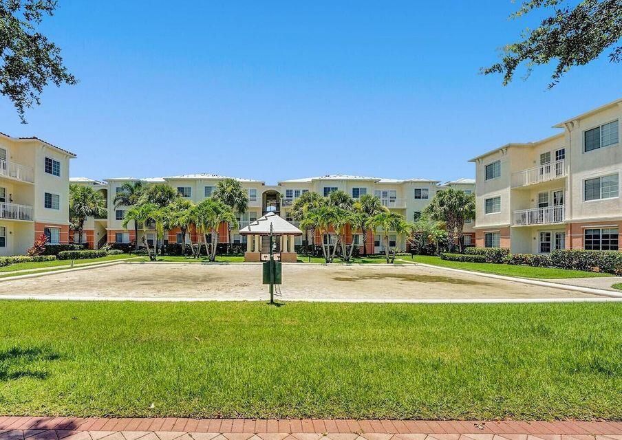 В аренду: $2,300 (3 спален, 2 ванн, 1310 Квадратных фут)