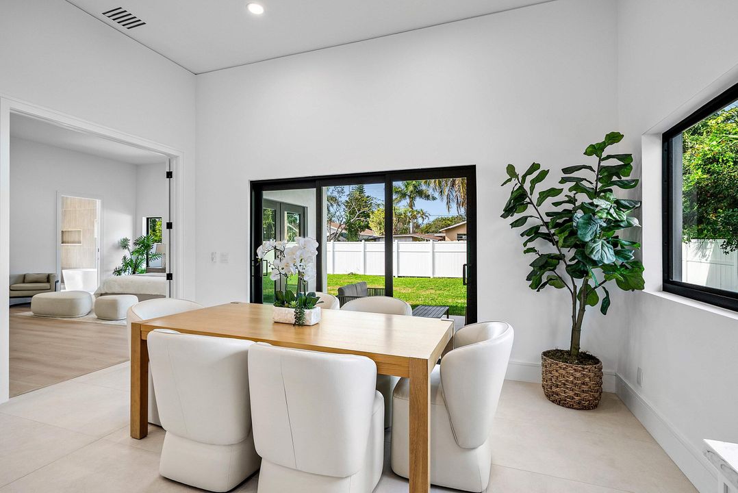 待售: $1,150,000 (4 贝兹, 3 浴室, 2478 平方英尺)