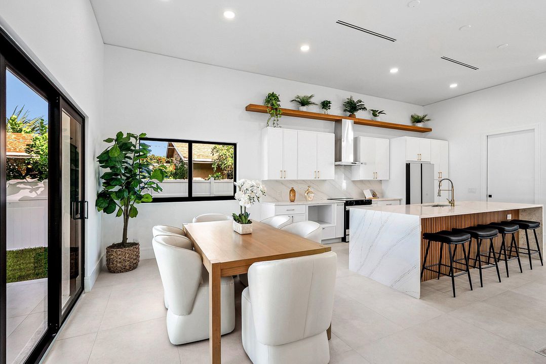 待售: $1,150,000 (4 贝兹, 3 浴室, 2478 平方英尺)