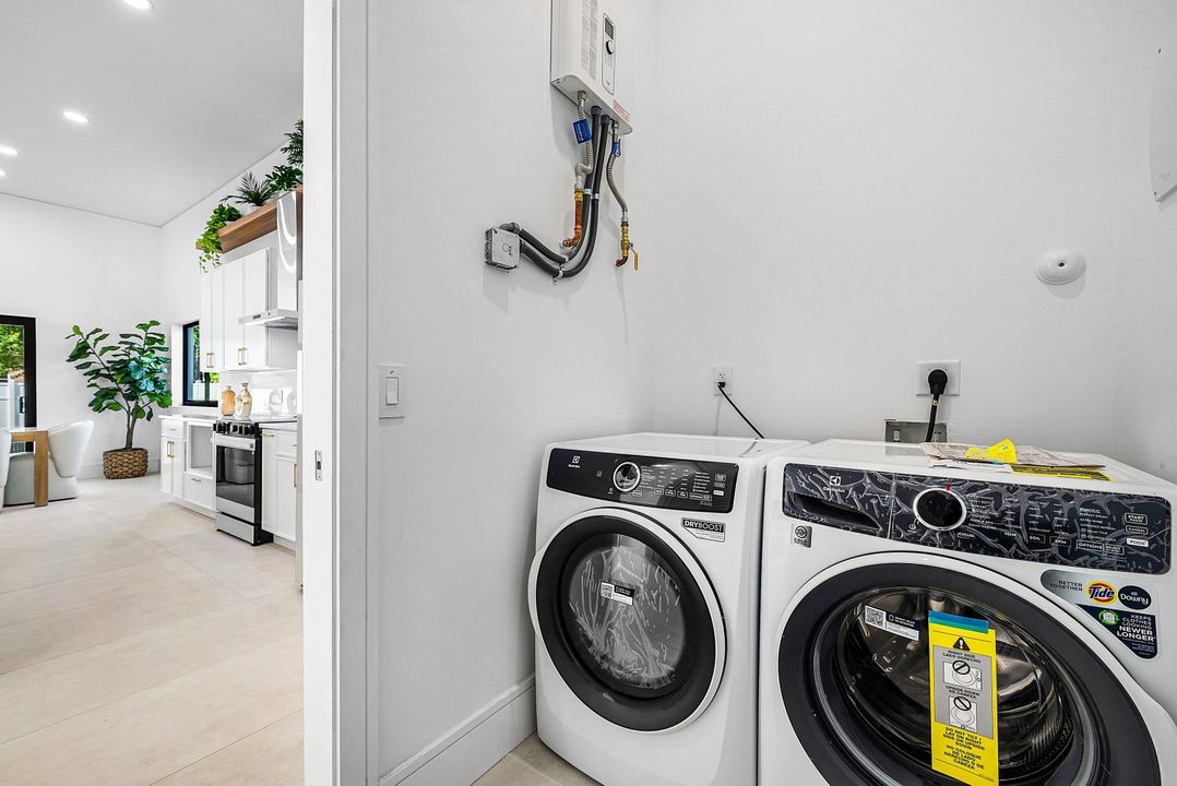 待售: $1,150,000 (4 贝兹, 3 浴室, 2478 平方英尺)