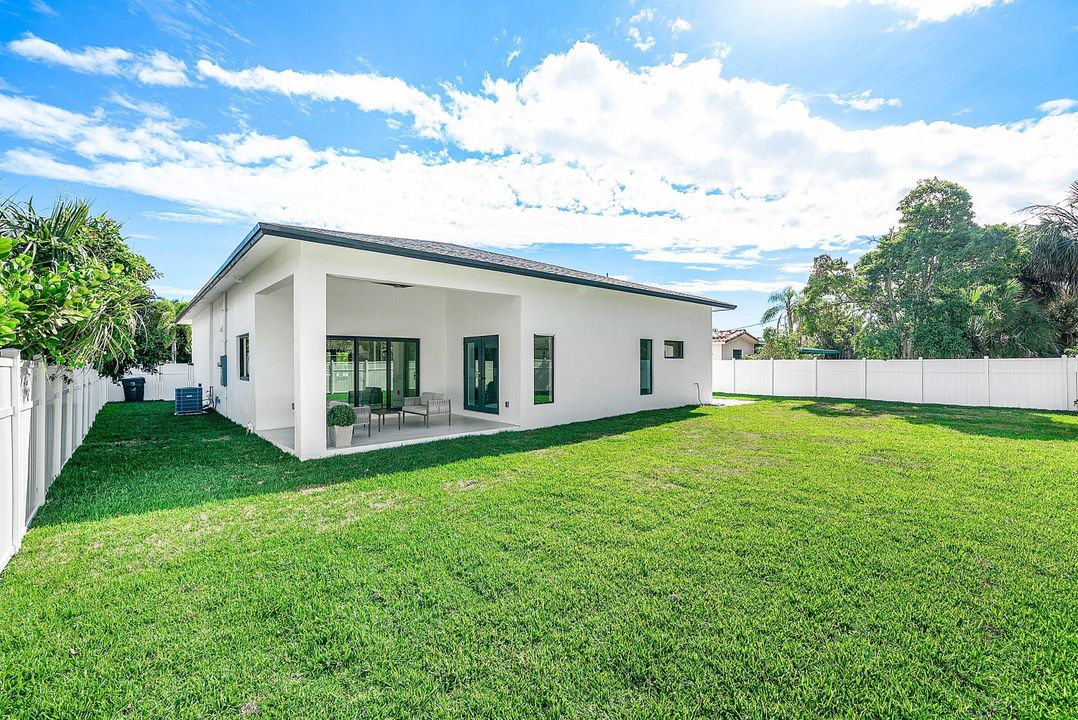 待售: $1,150,000 (4 贝兹, 3 浴室, 2478 平方英尺)