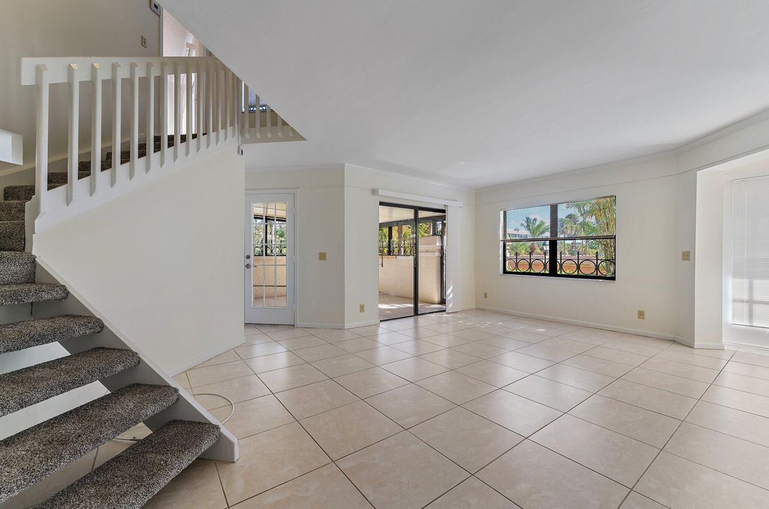 For Rent: $2,500 (2 beds, 2 baths, 1556 Square Feet)