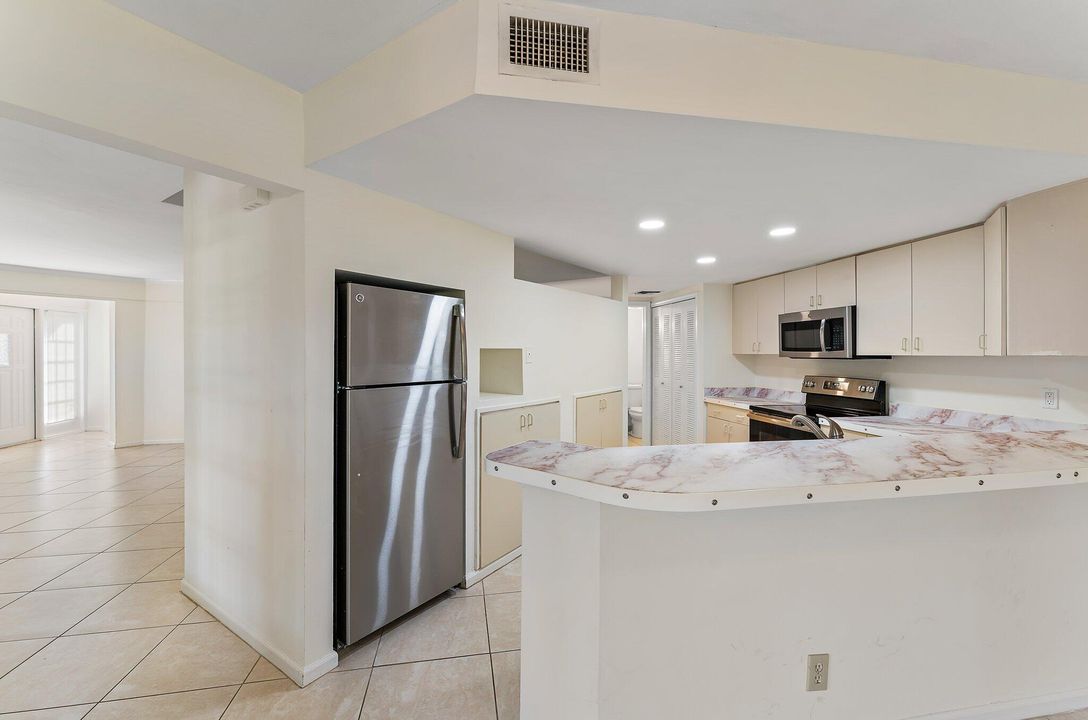 For Rent: $2,500 (2 beds, 2 baths, 1556 Square Feet)