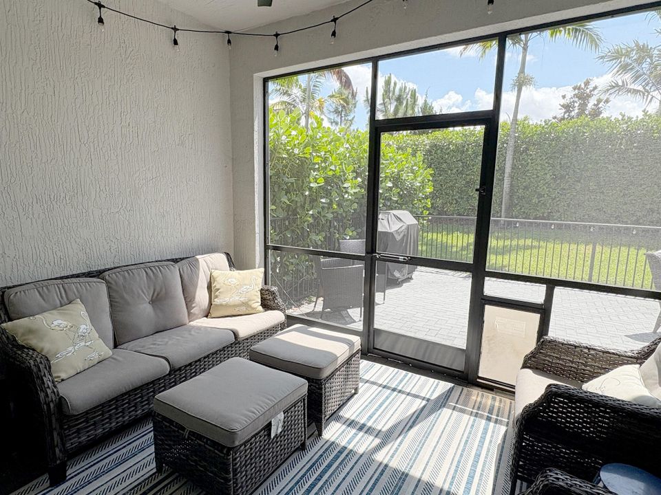 На продажу: $640,000 (3 спален, 2 ванн, 2317 Квадратных фут)