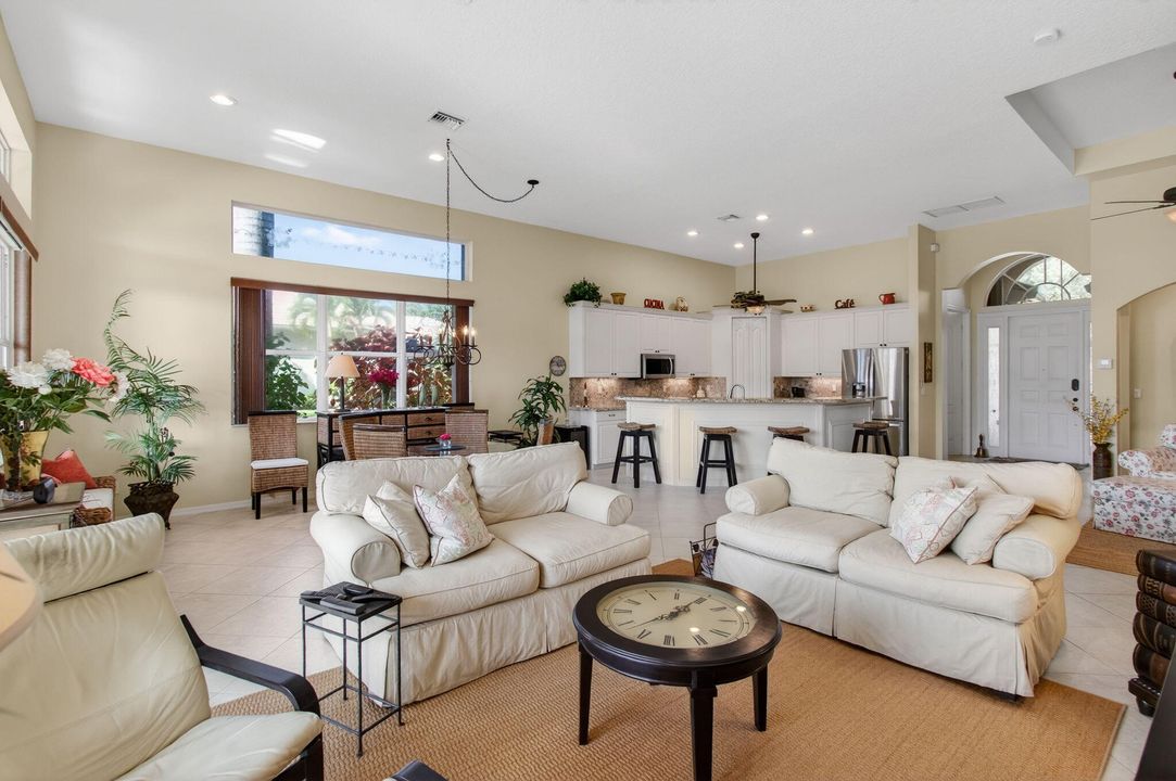 En Venta: $525,000 (3 camas, 2 baños, 2050 Pies cuadrados)