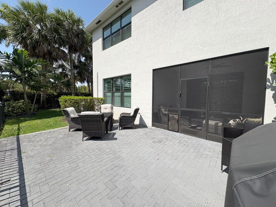 На продажу: $640,000 (3 спален, 2 ванн, 2317 Квадратных фут)