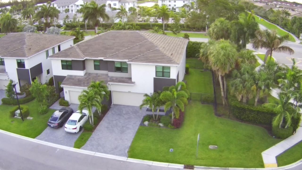 На продажу: $640,000 (3 спален, 2 ванн, 2317 Квадратных фут)