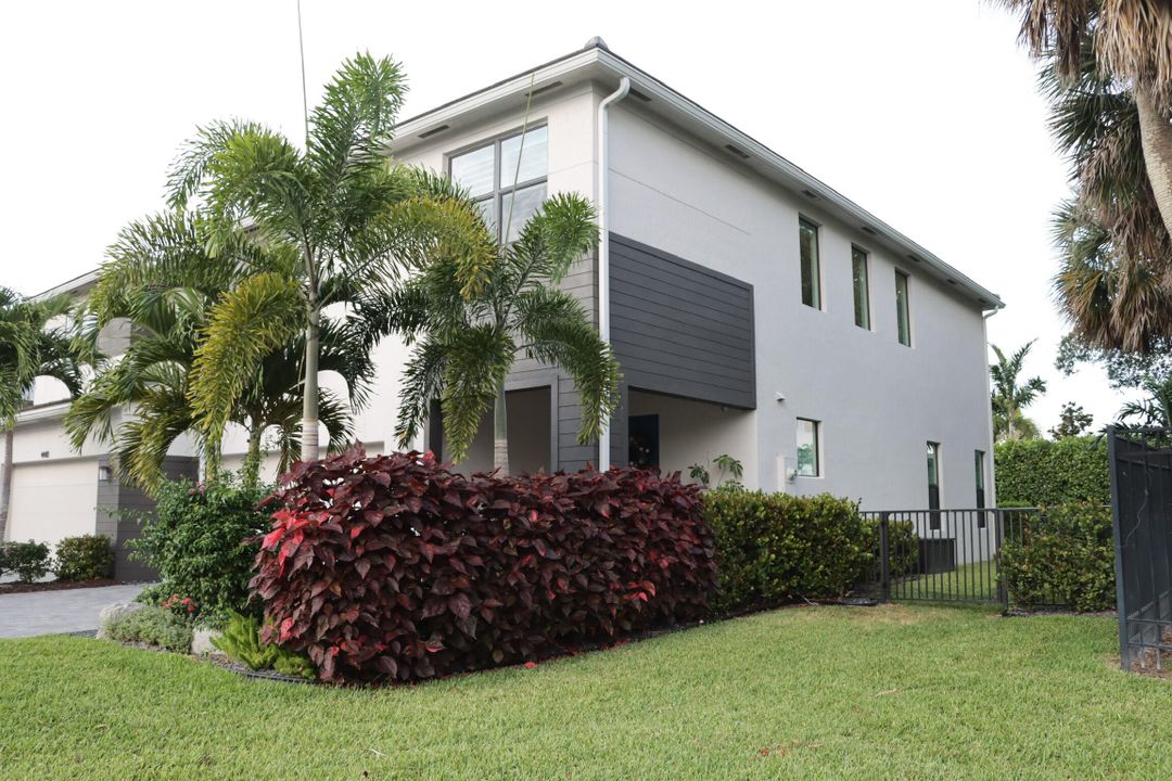 На продажу: $640,000 (3 спален, 2 ванн, 2317 Квадратных фут)