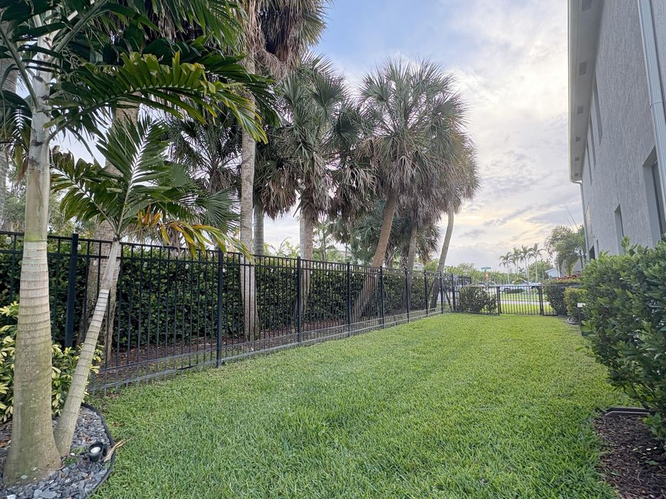 На продажу: $640,000 (3 спален, 2 ванн, 2317 Квадратных фут)