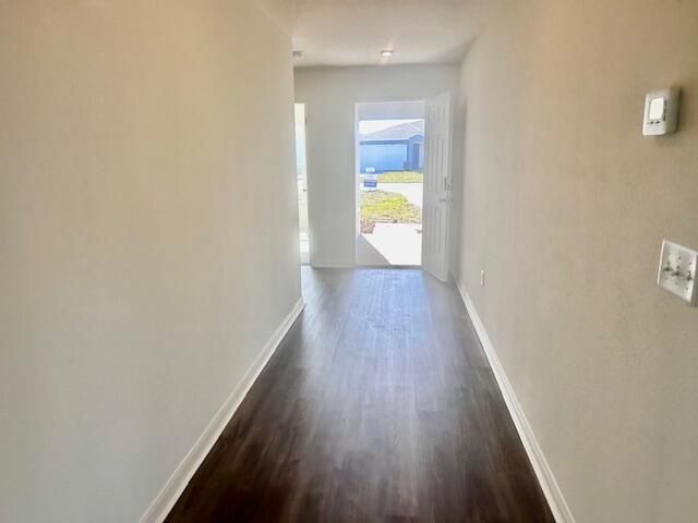 В аренду: $2,300 (3 спален, 2 ванн, 1411 Квадратных фут)