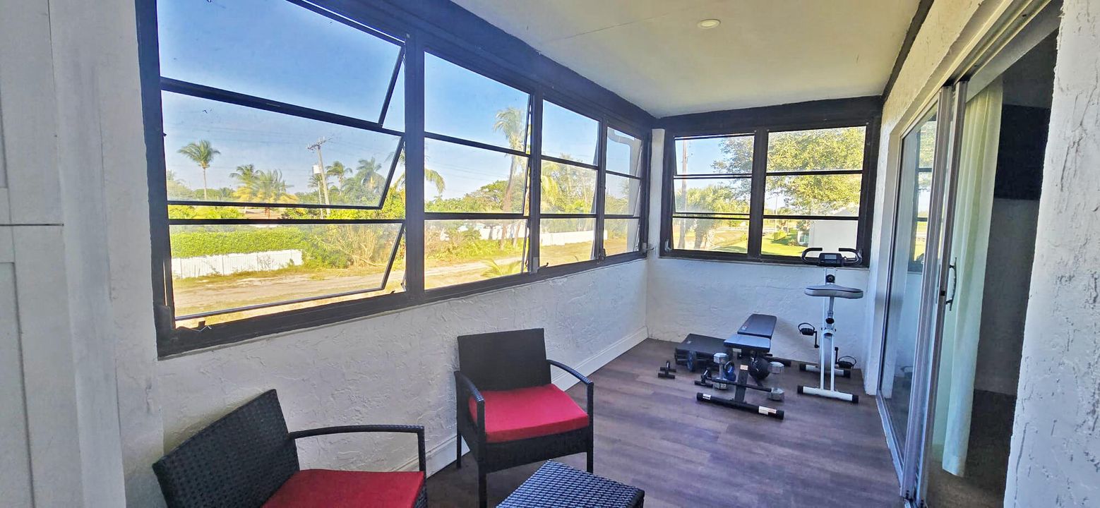 For Sale: $129,000 (2 beds, 2 baths, 1103 Square Feet)