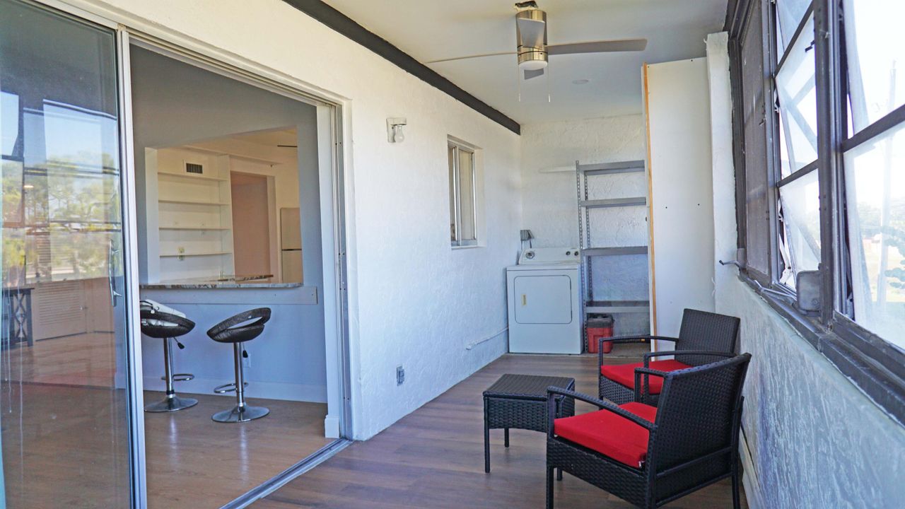 For Sale: $129,000 (2 beds, 2 baths, 1103 Square Feet)