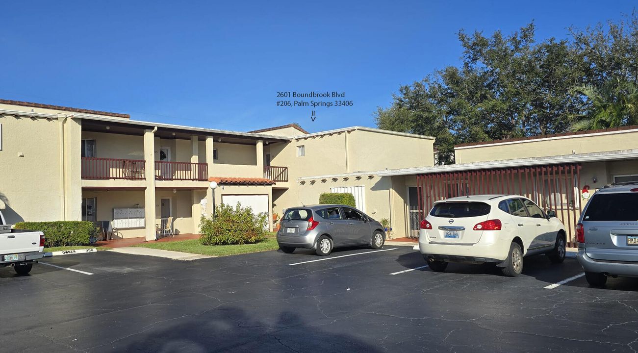 For Sale: $129,000 (2 beds, 2 baths, 1103 Square Feet)