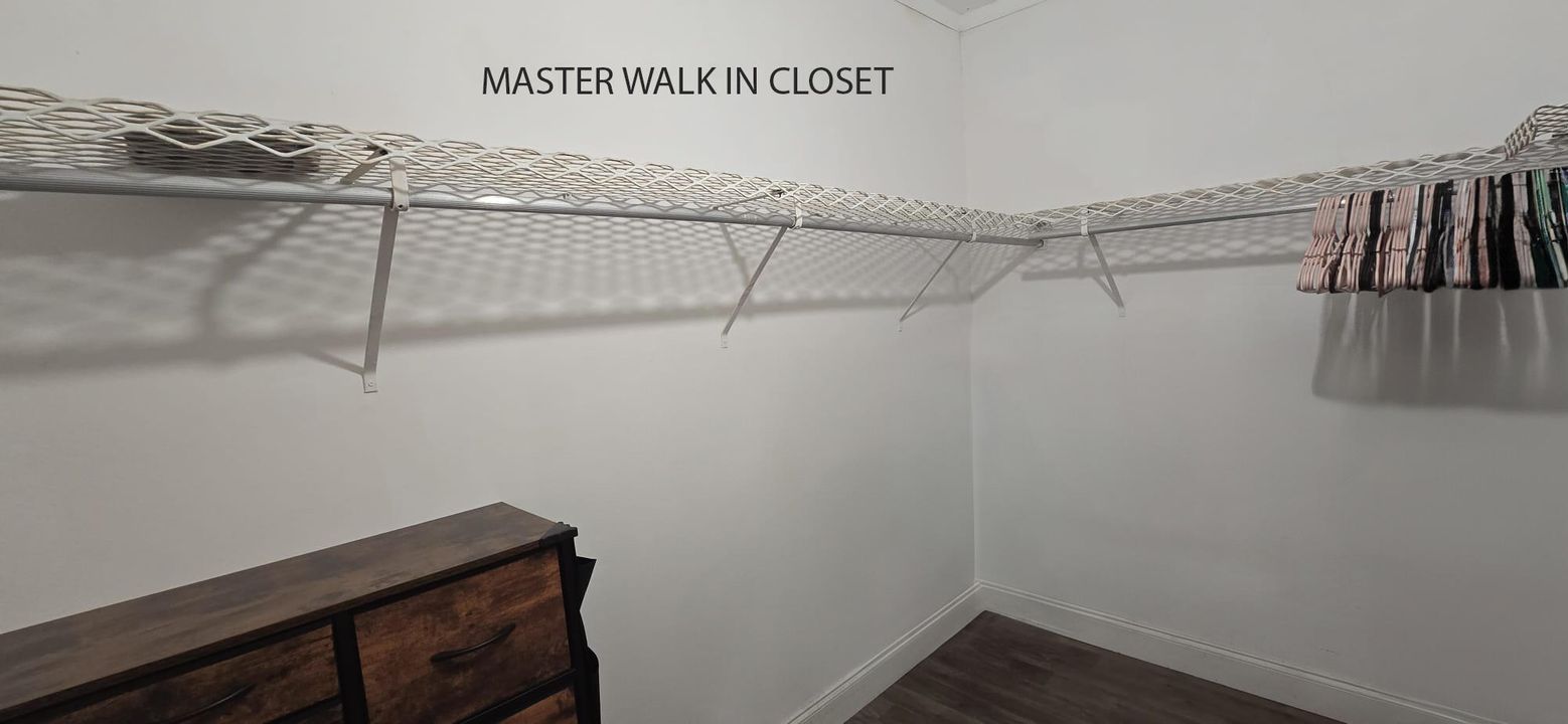 For Sale: $129,000 (2 beds, 2 baths, 1103 Square Feet)