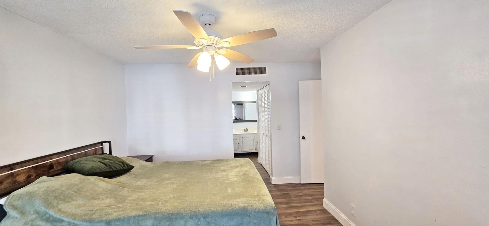 For Sale: $129,000 (2 beds, 2 baths, 1103 Square Feet)