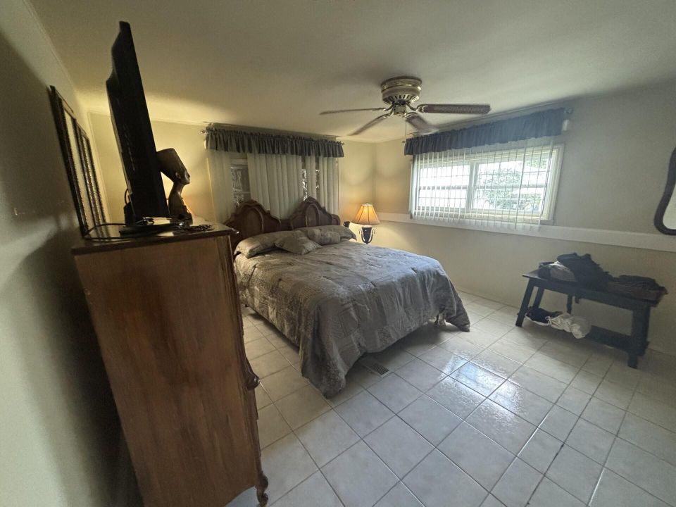 На продажу: $85,000 (2 спален, 2 ванн, 1152 Квадратных фут)