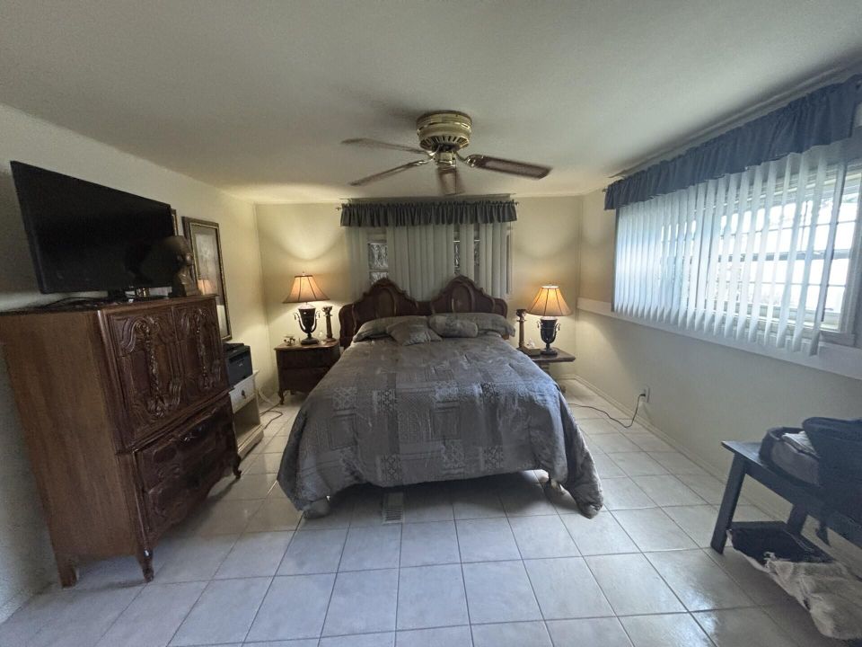 На продажу: $85,000 (2 спален, 2 ванн, 1152 Квадратных фут)