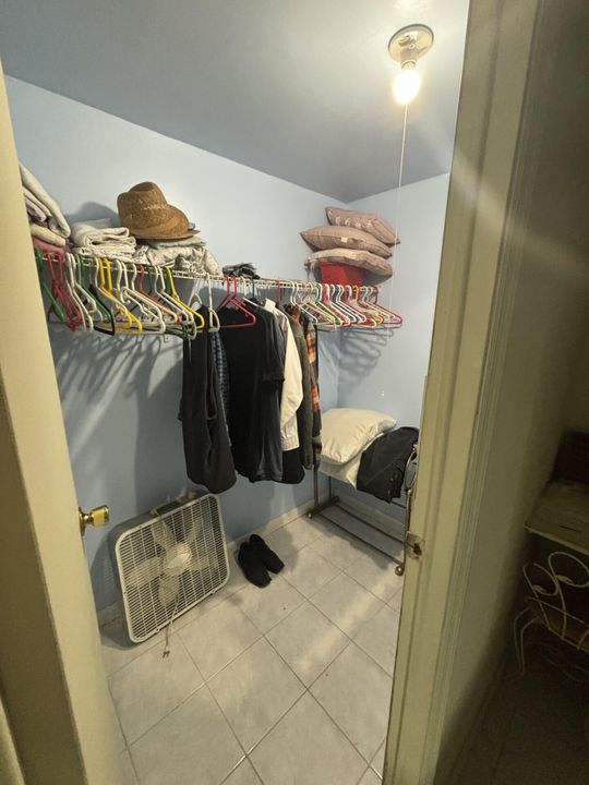 На продажу: $85,000 (2 спален, 2 ванн, 1152 Квадратных фут)