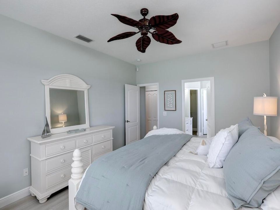 For Rent: $2,900 (3 beds, 2 baths, 1770 Square Feet)