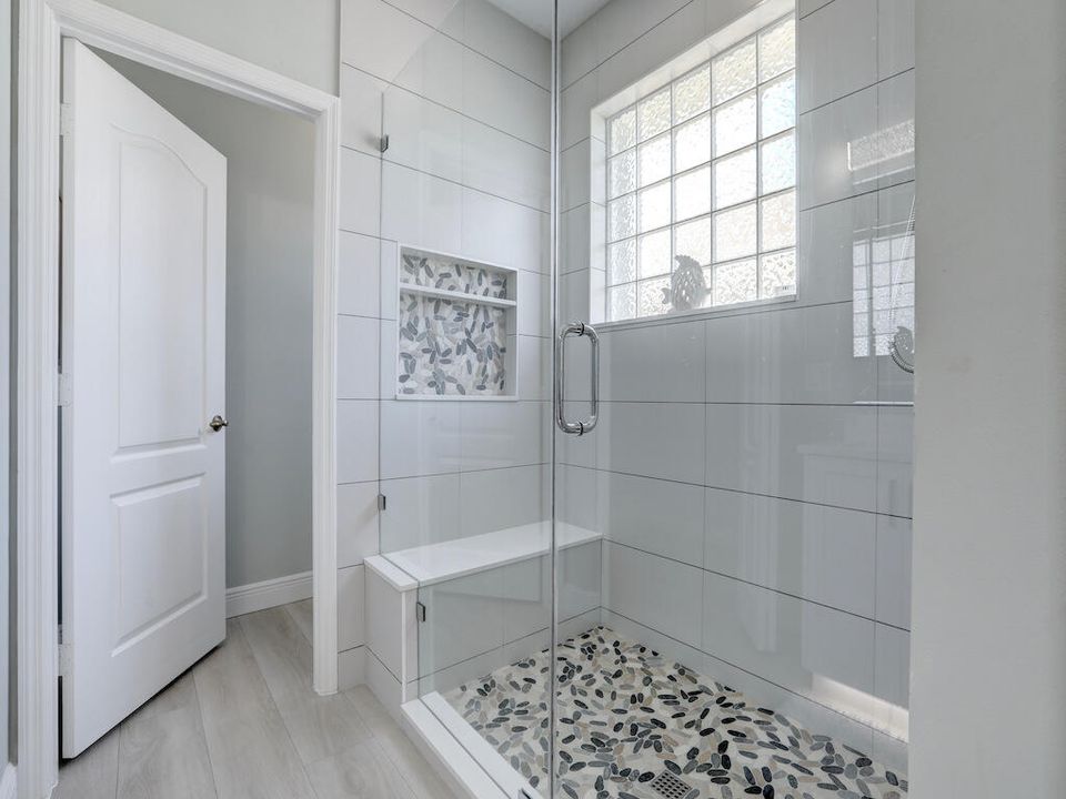 For Rent: $2,900 (3 beds, 2 baths, 1770 Square Feet)