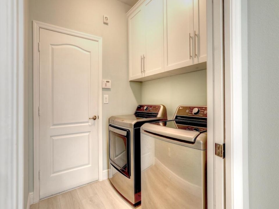 For Rent: $2,900 (3 beds, 2 baths, 1770 Square Feet)