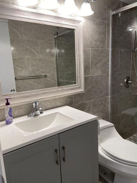 For Sale: $81,000 (1 beds, 1 baths, 570 Square Feet)