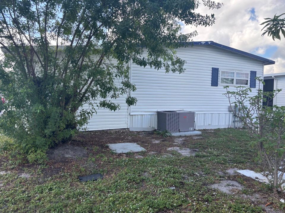 На продажу: $85,000 (2 спален, 2 ванн, 1152 Квадратных фут)