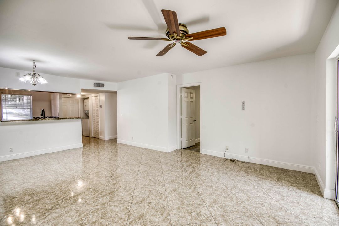 В аренду: $2,390 (2 спален, 2 ванн, 961 Квадратных фут)