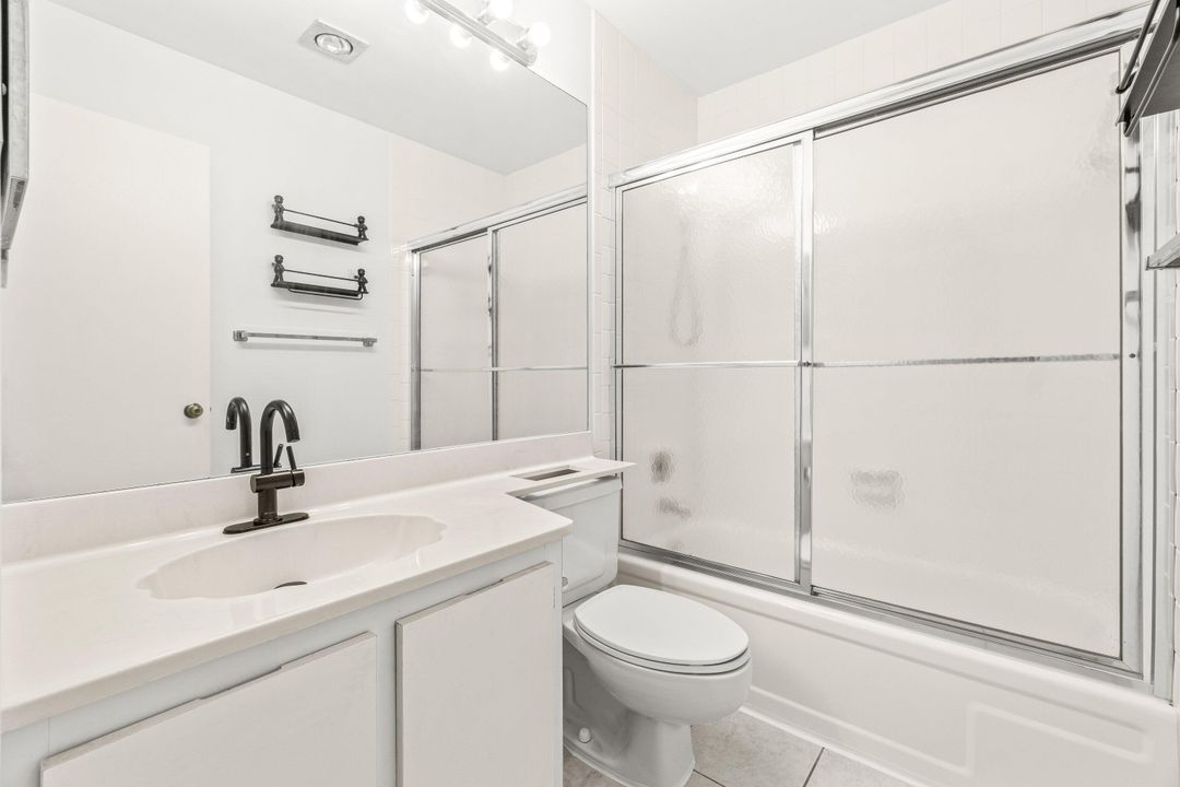 На продажу: $225,000 (2 спален, 2 ванн, 1271 Квадратных фут)