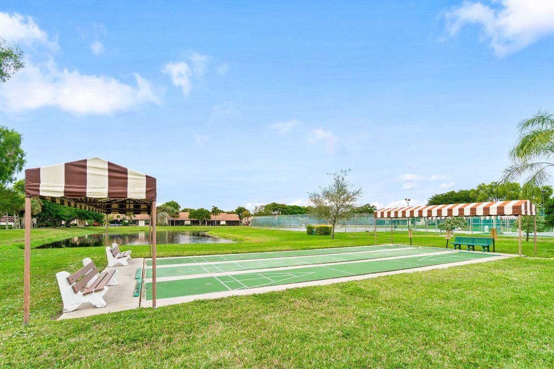 На продажу: $225,000 (2 спален, 2 ванн, 1271 Квадратных фут)