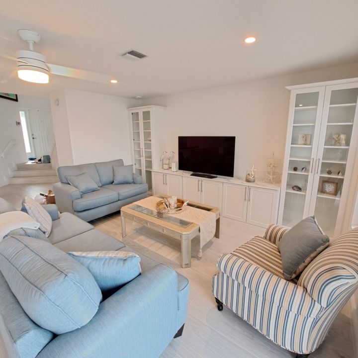 В аренду: $4,000 (2 спален, 2 ванн, 1431 Квадратных фут)