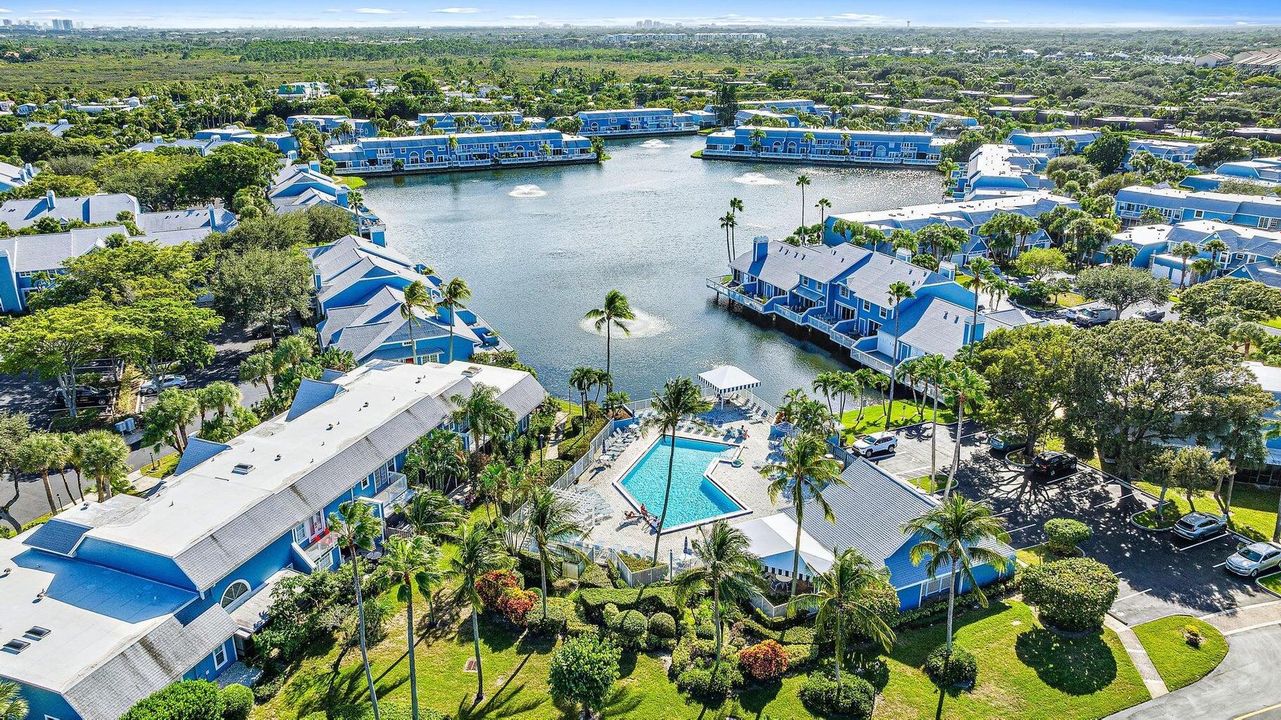 В аренду: $4,000 (2 спален, 2 ванн, 1431 Квадратных фут)