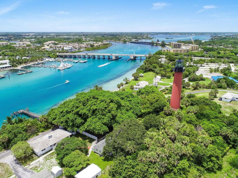 В аренду: $4,000 (2 спален, 2 ванн, 1431 Квадратных фут)