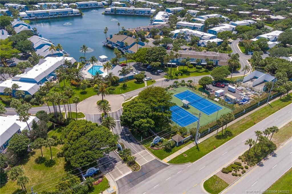 В аренду: $4,000 (2 спален, 2 ванн, 1431 Квадратных фут)