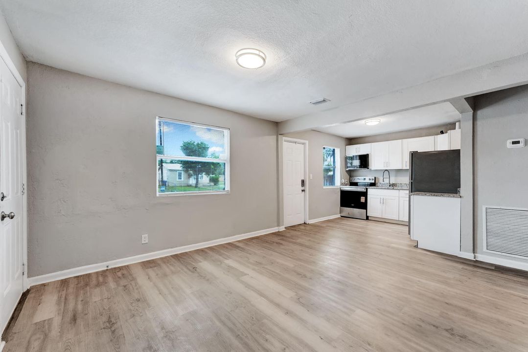 For Rent: $2,750 (4 beds, 2 baths, 1150 Square Feet)