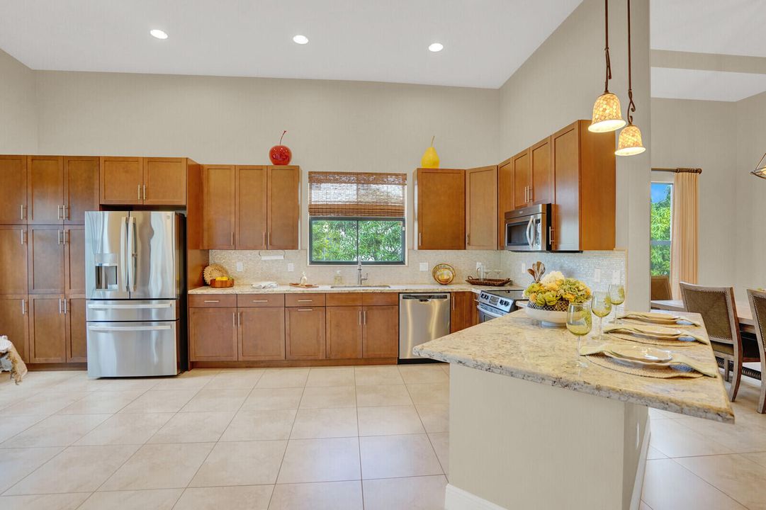 待售: $835,000 (4 贝兹, 3 浴室, 2671 平方英尺)