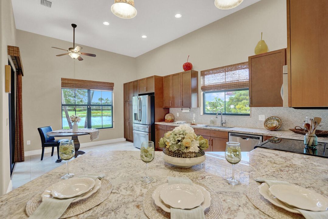 待售: $835,000 (4 贝兹, 3 浴室, 2671 平方英尺)