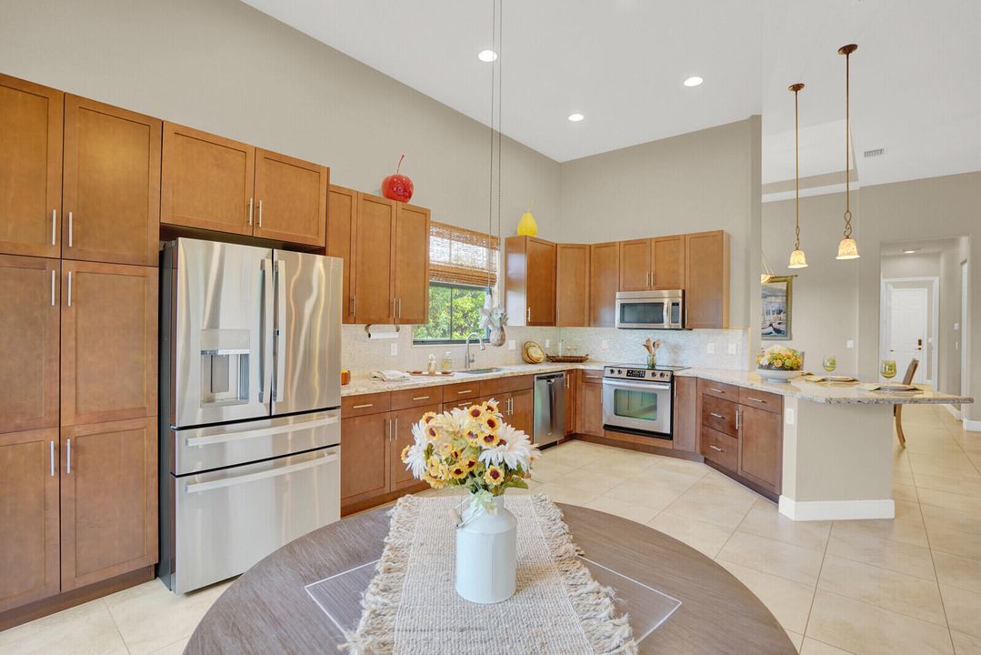 待售: $835,000 (4 贝兹, 3 浴室, 2671 平方英尺)