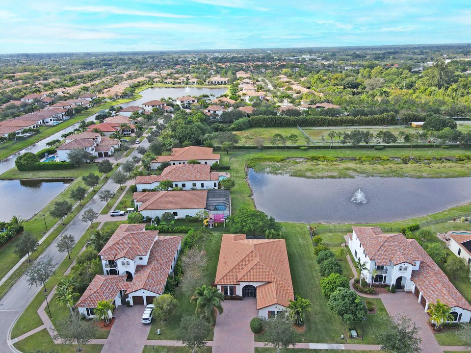 待售: $835,000 (4 贝兹, 3 浴室, 2671 平方英尺)