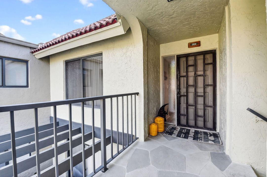 На продажу: $199,000 (2 спален, 2 ванн, 1280 Квадратных фут)