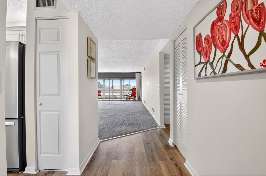 На продажу: $199,000 (2 спален, 2 ванн, 1280 Квадратных фут)